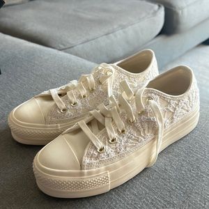 WMNS CHUCK TAYLOR ALL STAR LIFT PLATFORM LOW 'DAISY CORD'